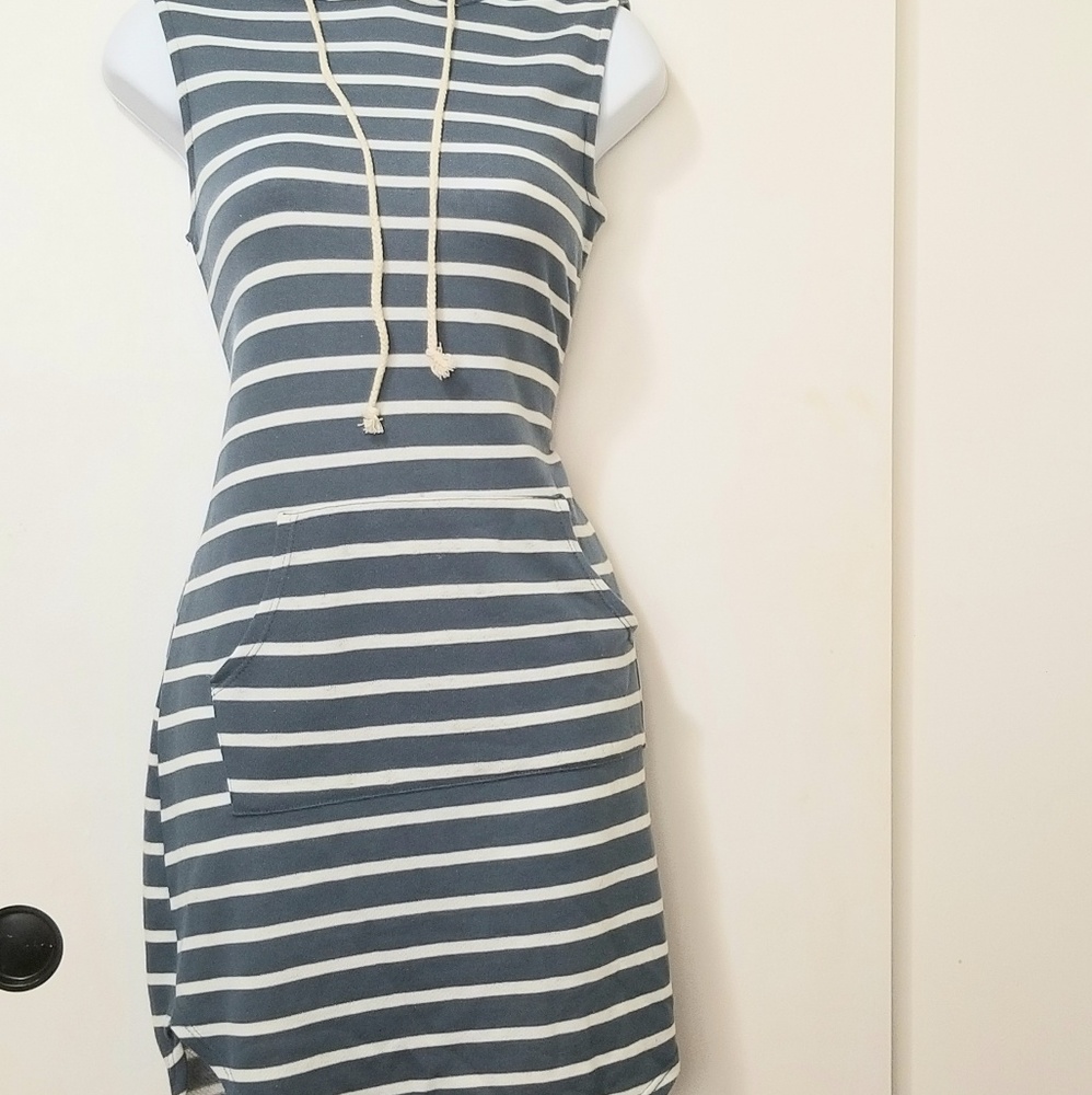 🍁$42 🔽 Beach Striped Hooded Sweatshirt Dress.